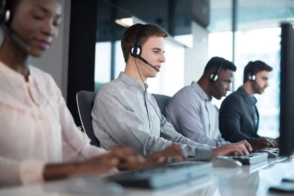 Chatbot e operatori telefonici virtuali: come l’AI ha trasformato l’assistenza clienti