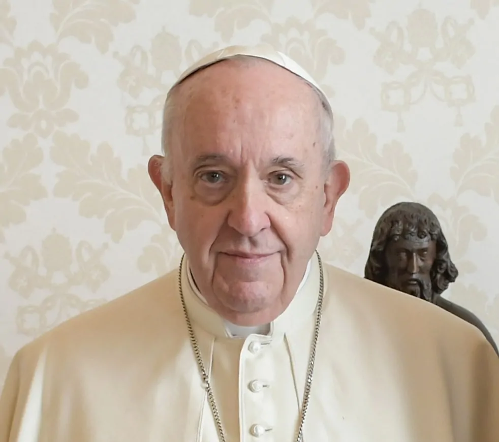 Il Papa: “Un trattato globale per prevenire i rischi dell’AI”