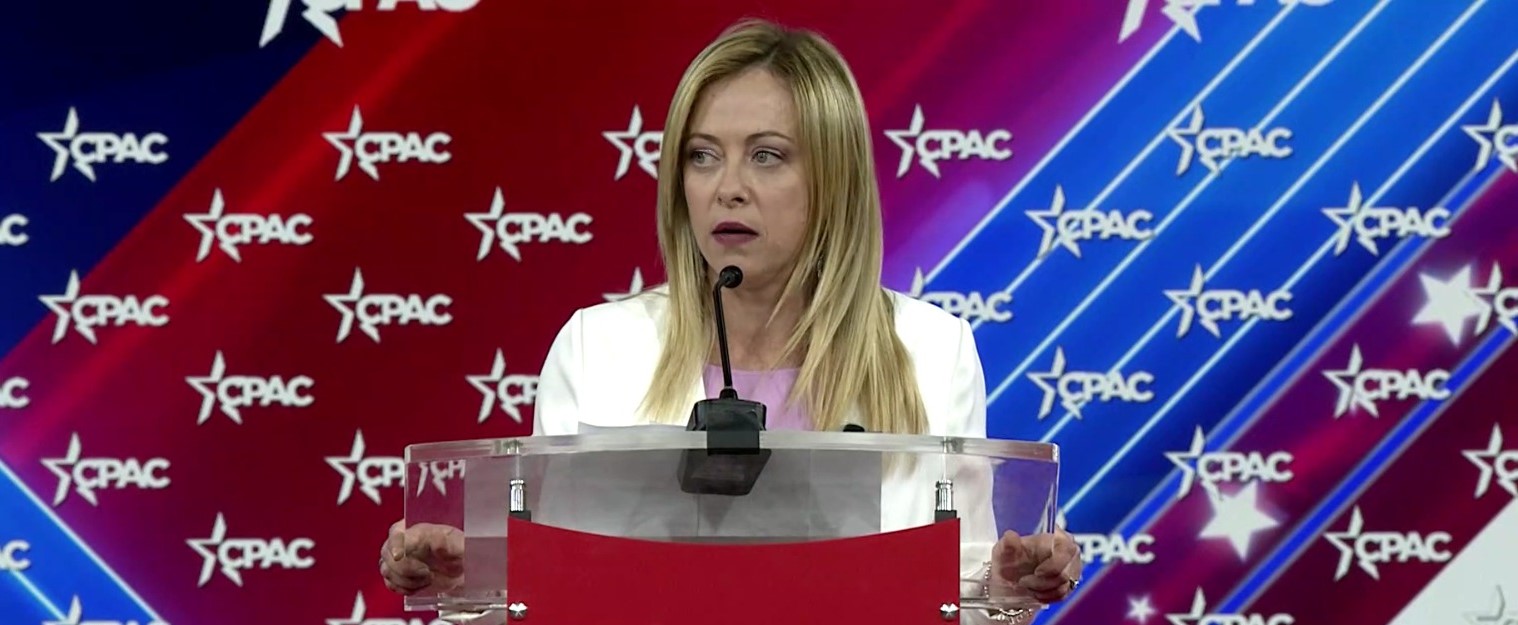 Giorgia Meloni: “L’AI può spazzare via la classe media, fake news un rischio per la democrazia”