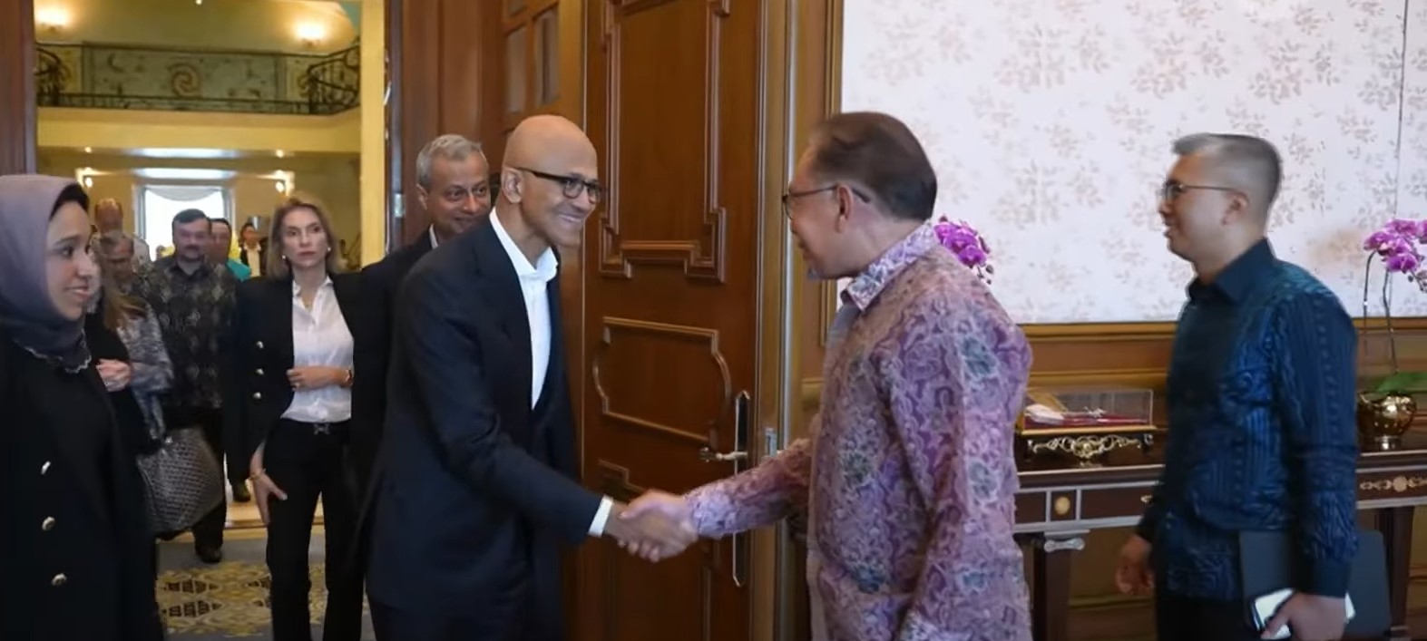 Microsoft, investimento da 2,2 miliardi di dollari in Malesia