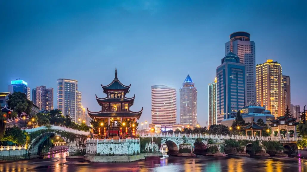 Cina: 50 serie di standard di intelligenza artificiale entro il 2026