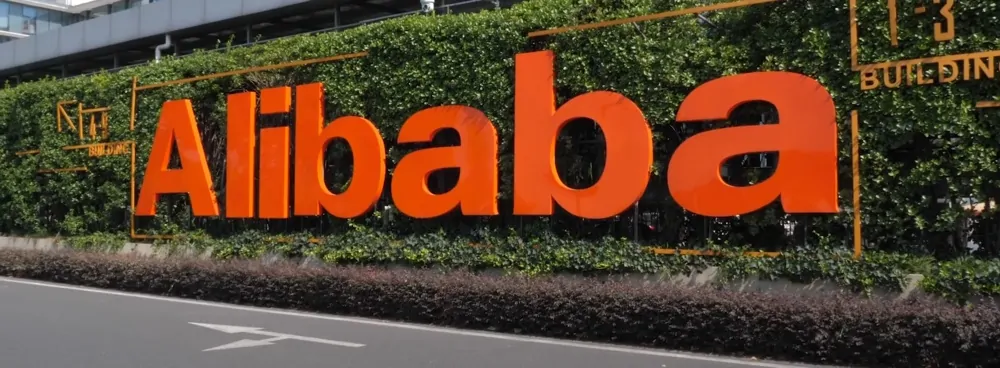 Alibaba collabora con Apple per funzionalità AI sugli iPhone: colosso cinese al +9% in borsa
