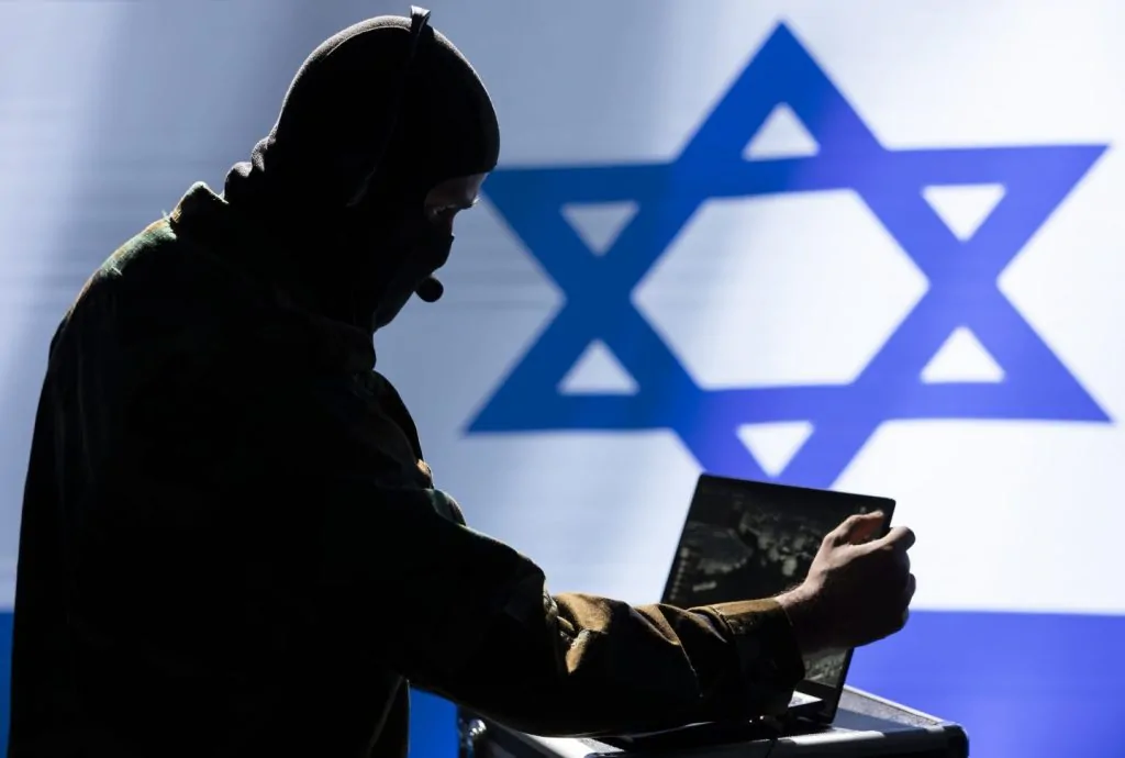 Microsoft, dipendenti accampati sotto la sede: “Stop alla complicità con Israele”