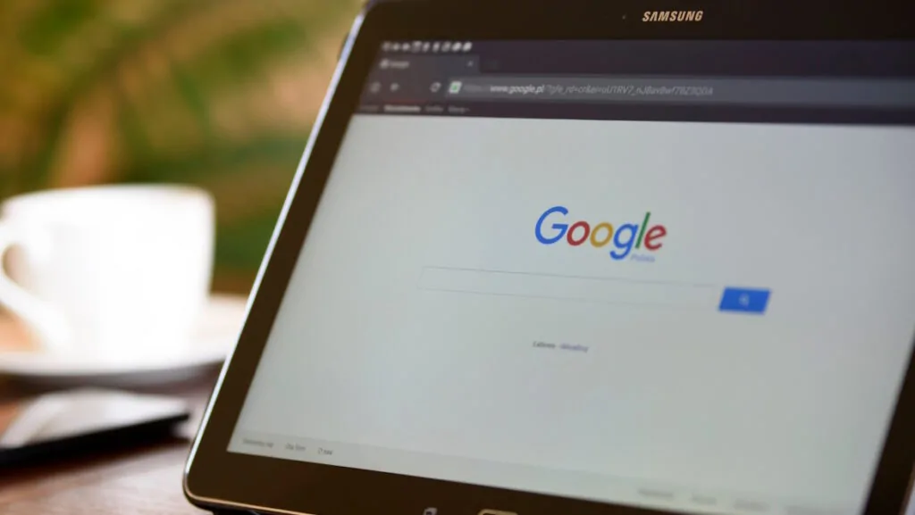 L’AGCOM italiana ha chiesto all’UE di indagare sugli strumenti AI di Google per i danni agli editori