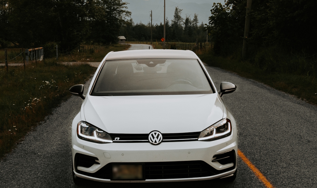 Volkswagen programma investimenti in AI per un miliardo di dollari entro il 2030
