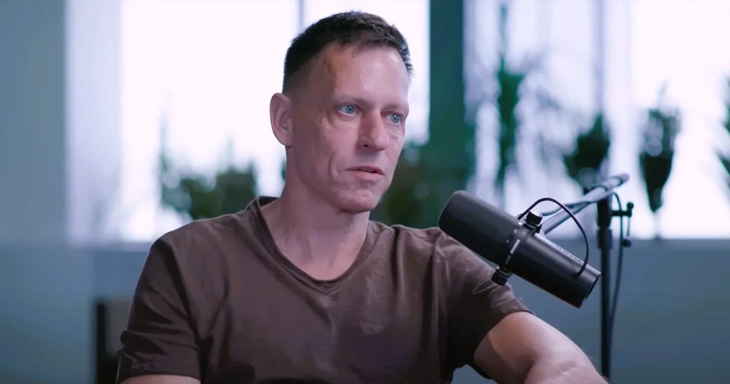 L’ascesa di Peter Thiel, il transumanista che non crede nello Stato e predica l’Apocalisse