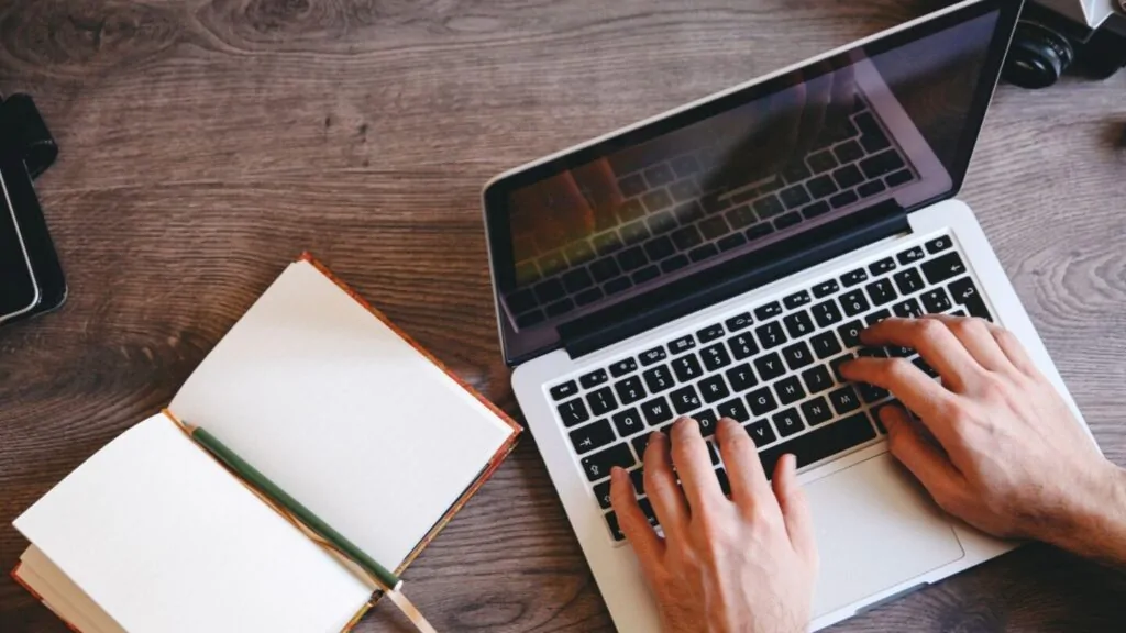La metà delle pubblicazioni online è scritta da AI: perché è una buona notizia per gli scrittori umani