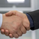 Microsoft-OpenAI, trovato l’accordo: valutazione a 500 miliardi di dollari e possibile quotazione in borsa