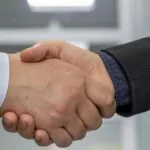 Microsoft-OpenAI, trovato l’accordo: valutazione a 500 miliardi di dollari e possibile quotazione in borsa