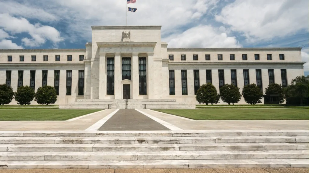 Secondo la Federal Reserve il boom dell’AI non è paragonabile alla bolla delle dot-com