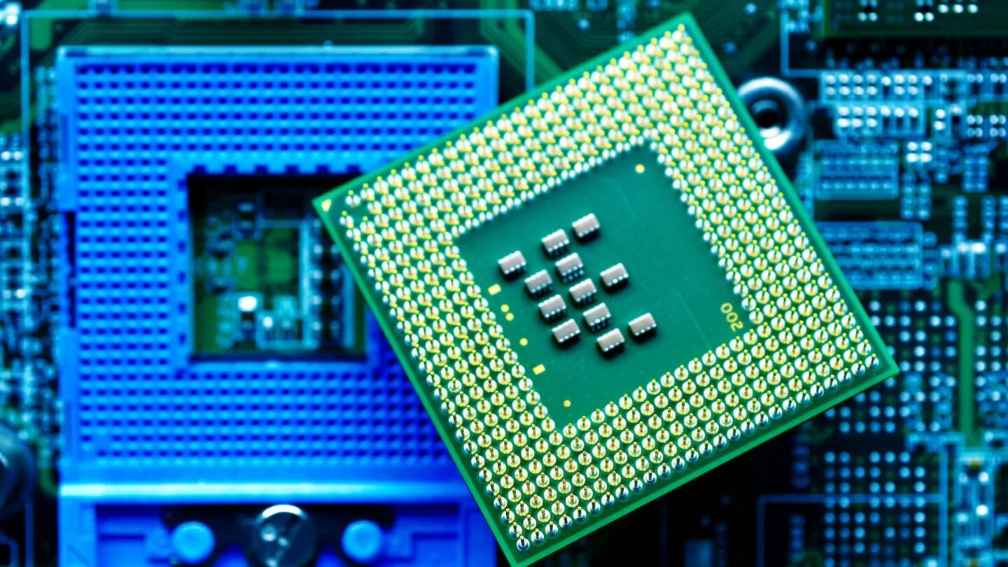 Qualcomm si butta nell’arena dei data center: presentati due nuovi processori AI