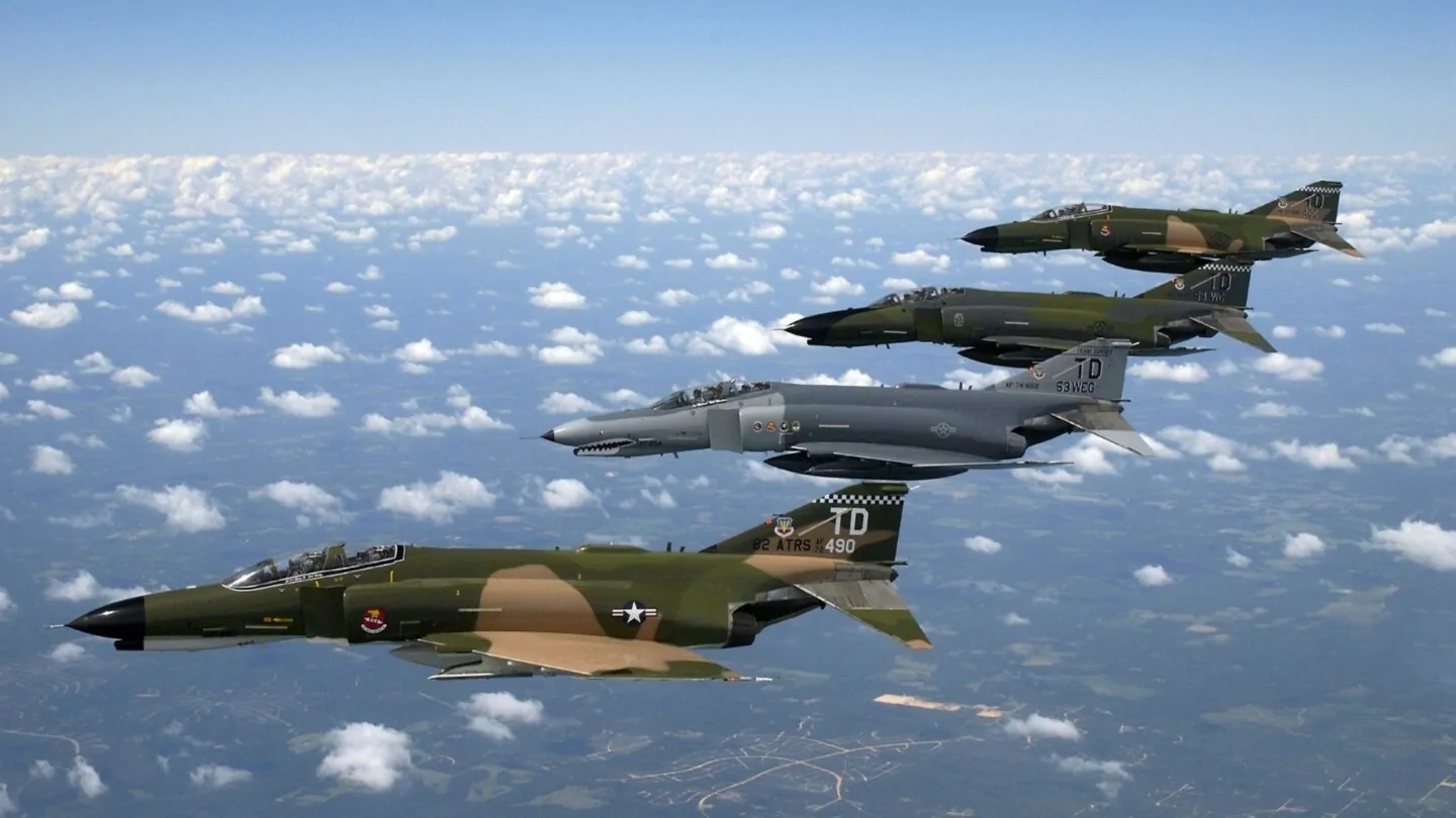 I vertici militari iniziano ad affidarsi a ChatGPT per prendere decisioni organizzative