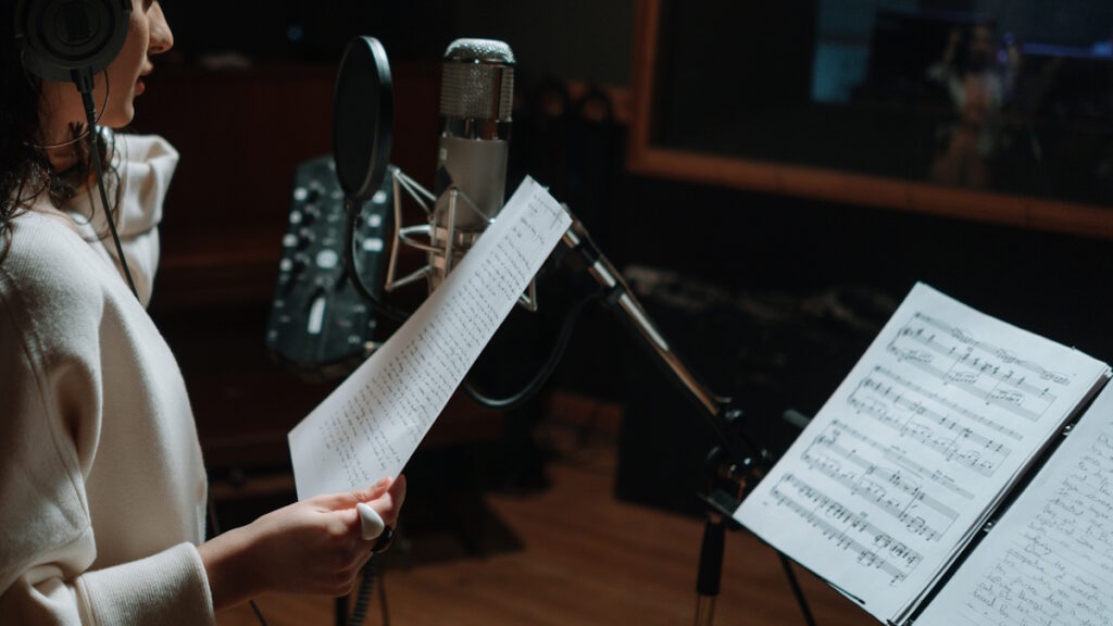 Violato il copyright con testi di canzoni protette: la sentenza del tribunale tedesco su OpenAI