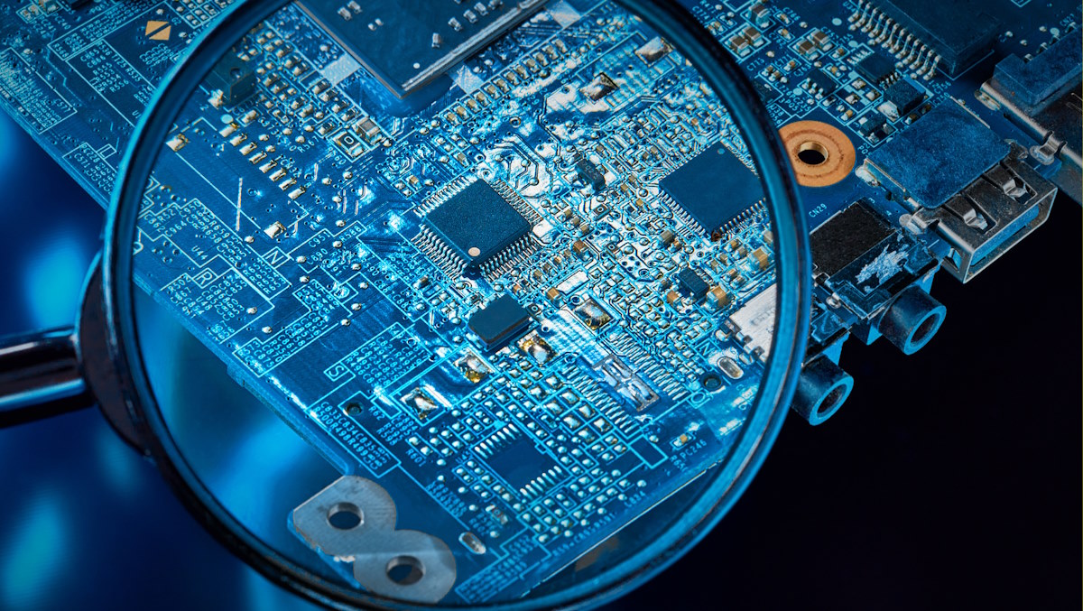 Tesla sta valutando una partnsership con Intel per la produzione di chip AI