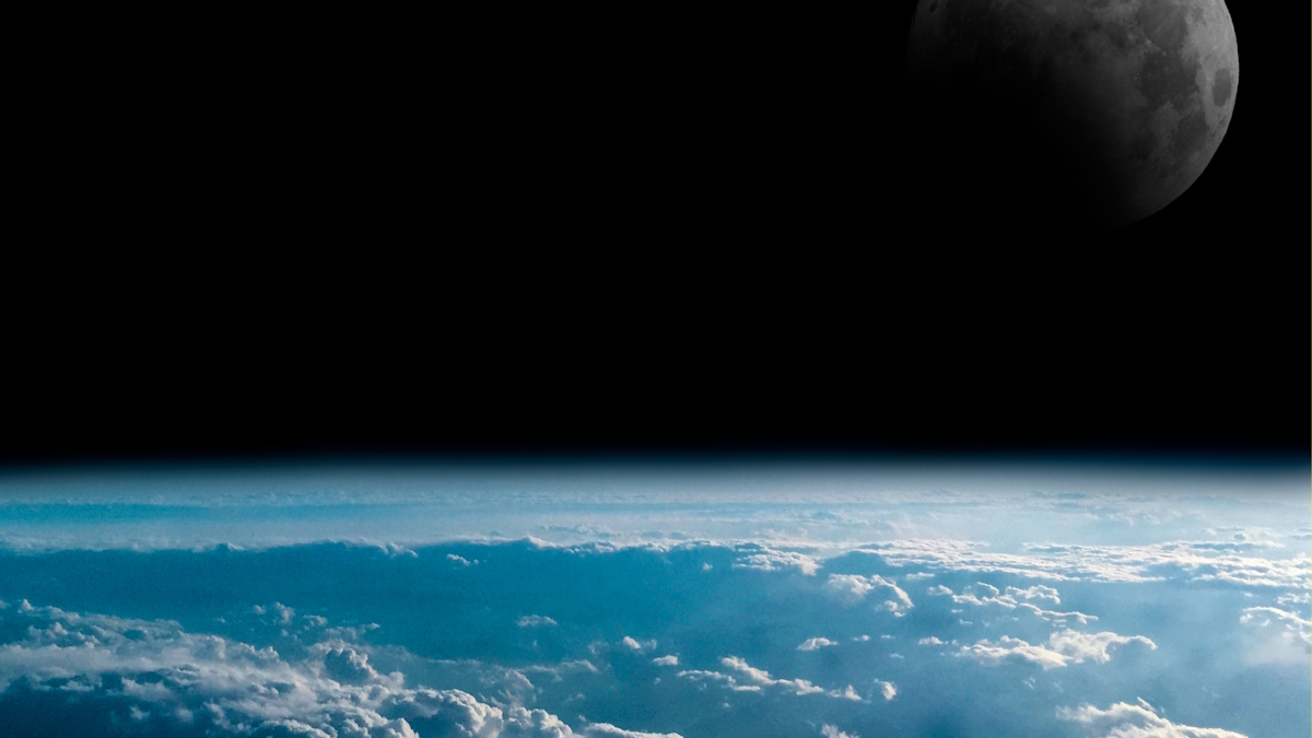 Si parla sempre di più di trasferire i data center nello spazio, possibilità concreta o utopia?