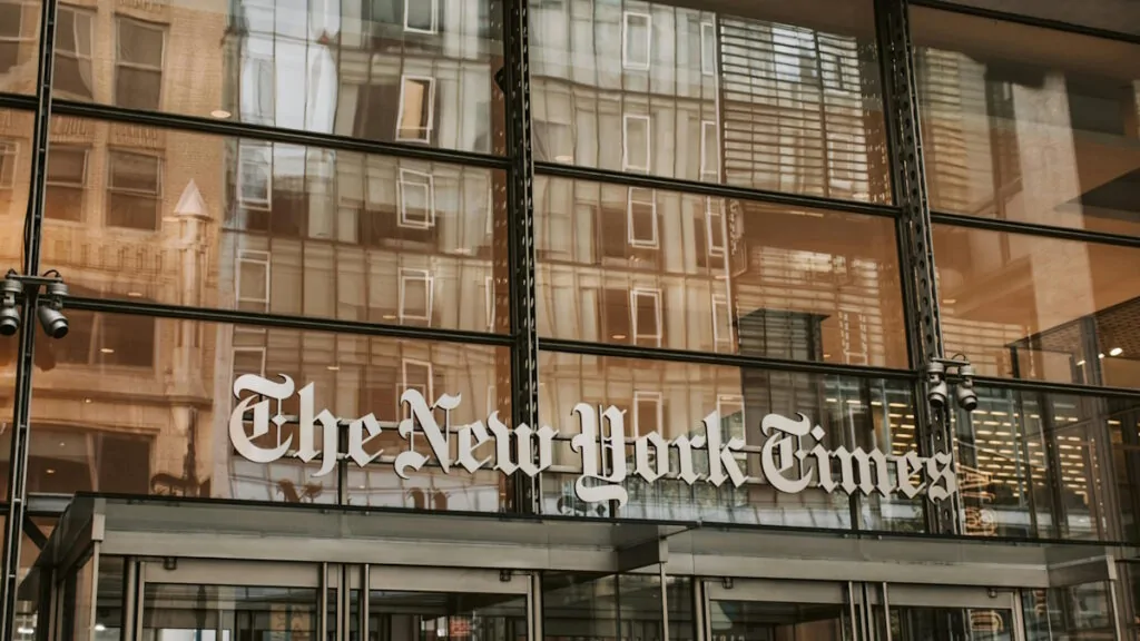 Il New York Times ha fatto causa a Perplexity per l’uso di suoi articoli per addestrare la sua AI