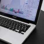 L’Italia dell’AI cresce: quasi il 20% delle imprese la utilizza. Ma le competenze frenano le PMI