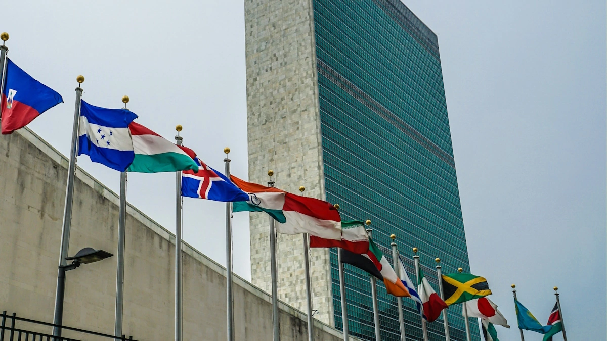 Dopo il summit di Nuova Delhi l'ONU lancia una commissione sul controllo umano dell'AI