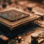 Amazon, accordo pluriennale con Qualcomm per lo sviluppo di chip AI personalizzati