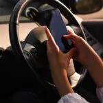 Cos’è la FOMO da AI: quando gli utenti temono di perdere il flusso di novità rilasciate dal settore