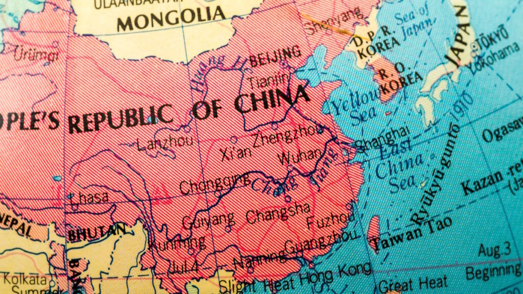 La Cina prima nel mercato dell’AI: maggiore tasso di utilizzo e costi più bassi per sfidare gli Stati Uniti