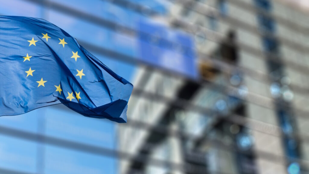 L’Unione europea ha nominato 234 esperti e istituito due nuovi organi per vigilare sul rispetto delle normative in materia di AI
