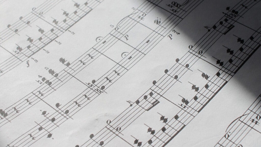 Sony e Warner Music fanno causa ad Anthropic: l’accusa è furto di proprietà intellettuale