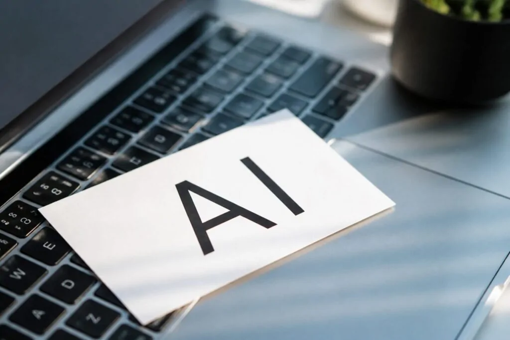 AI e lavoro: le aziende che investono di più assumono di più