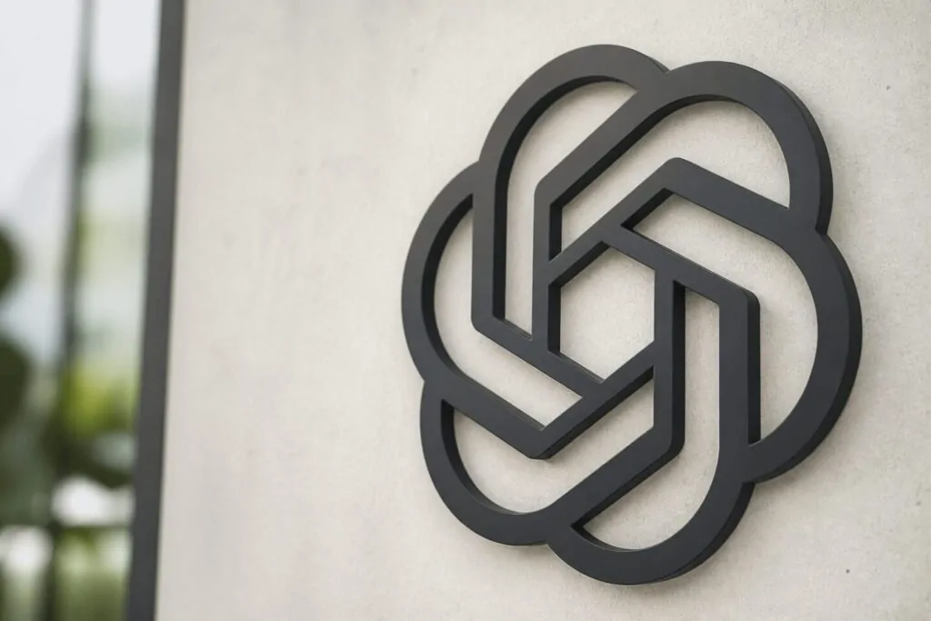 OpenAI ha raggiunto un miliardo di dollari di fatturato pubblicitario