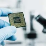 Chip AI progettati in 2 settimane: la startup che sfida l’industria