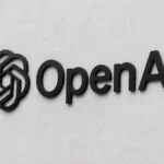 100 aziende tech chiedono una difesa AI contro gli attacchi AI