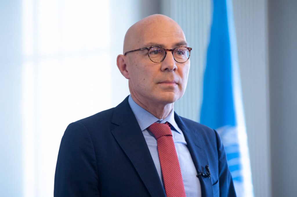 Il responsabile per i diritti umani dell’ONU avverte che l’AI può rappresentare una minaccia esistenziale per l’umanità