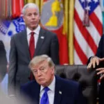 Trump ribattezza l’AI in “Super Intelligence” e lancia un patto morale con i giganti della tecnologia