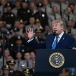 Le “forze negative” che secondo Trump alimentano timori infondati sull’AI
