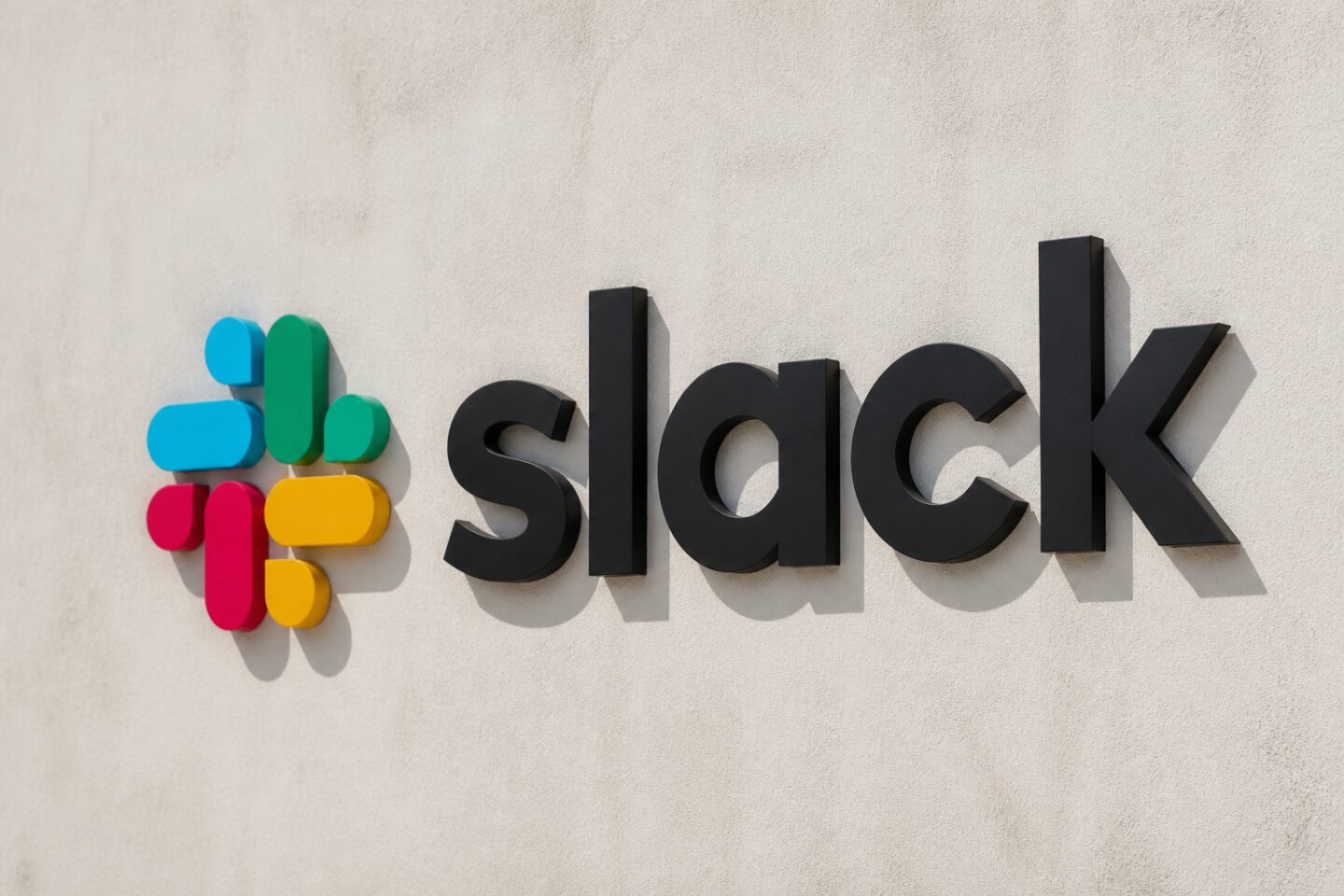 Meta abbandona Google Chat per Slack: la ragione sono gli agenti AI