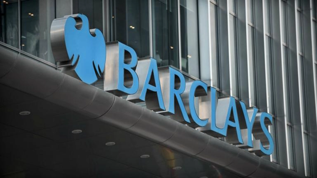 Barclays riduce i costi e investe sull’AI: la banca taglierà 5.000 posti di lavoro