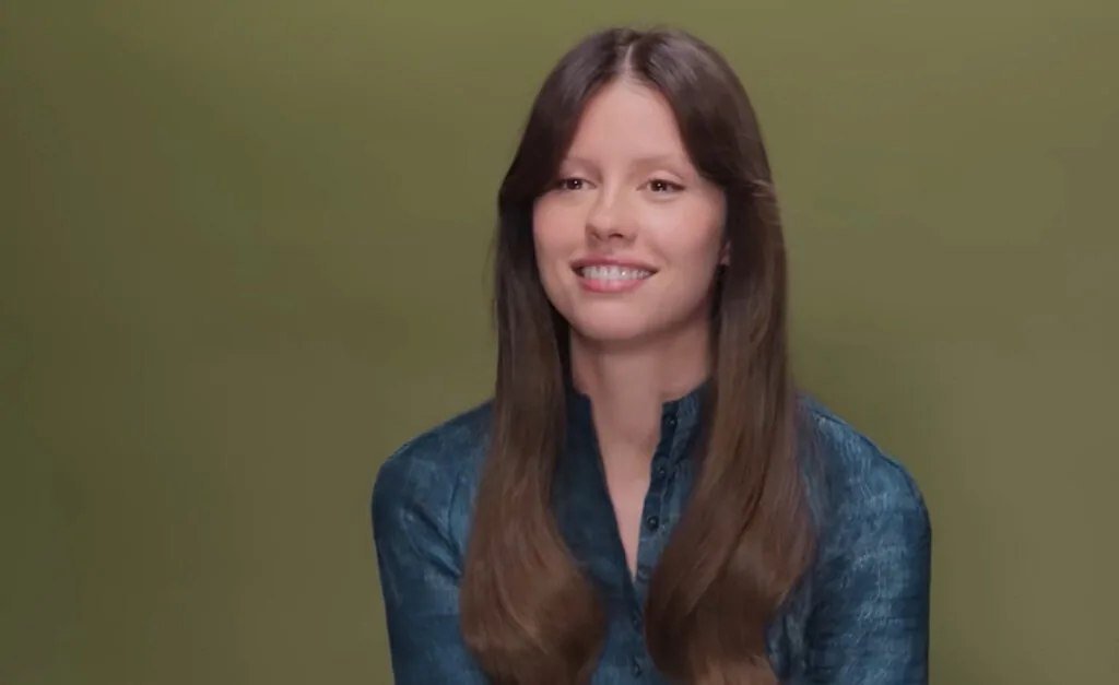 Mia Goth, la foto falsa generata dall’AI diventa virale e riapre il caso dei deepfake