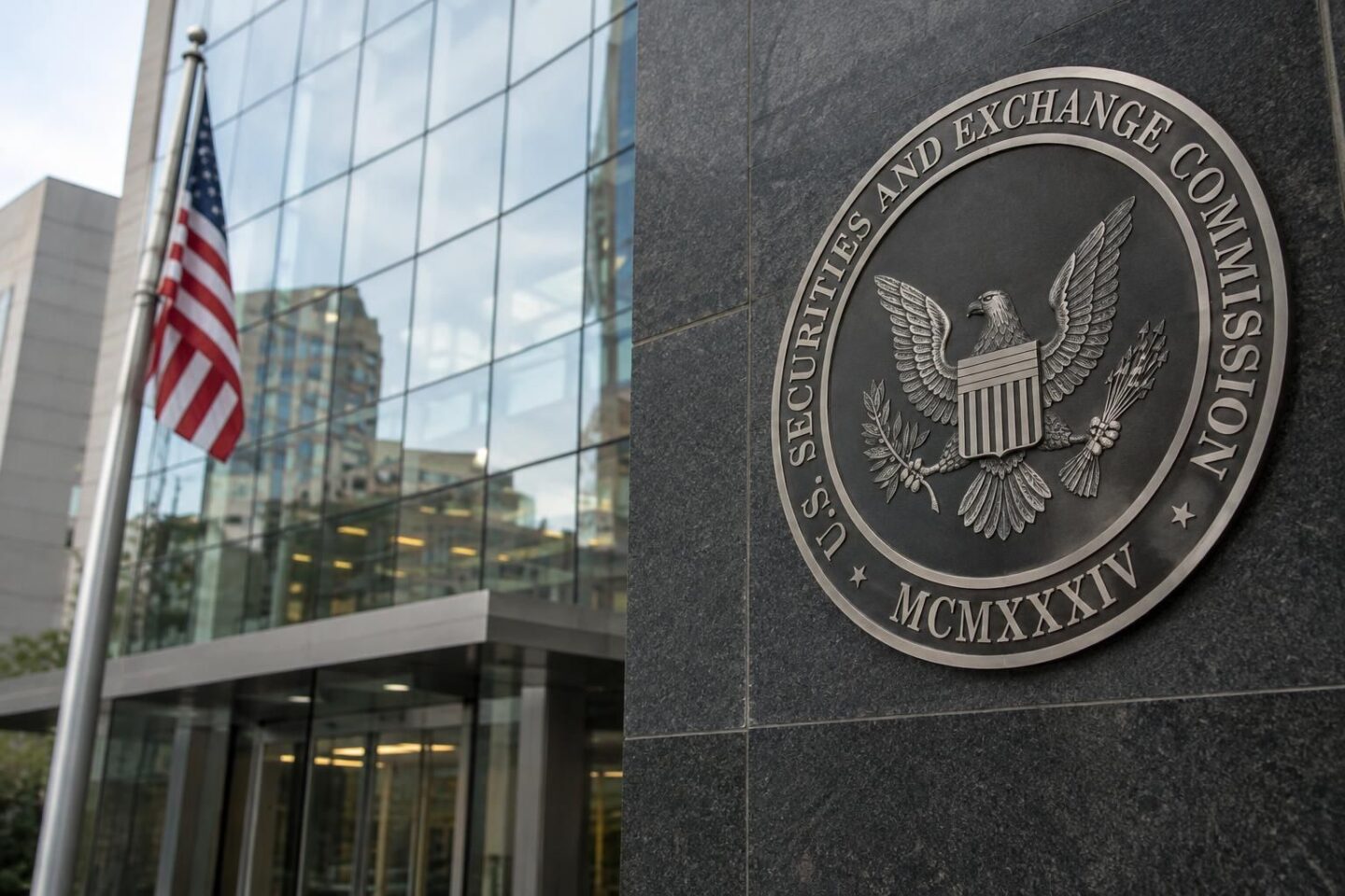 Anthropic deposita l’S-1 alla SEC e punta al Nasdaq con il ticker ANT